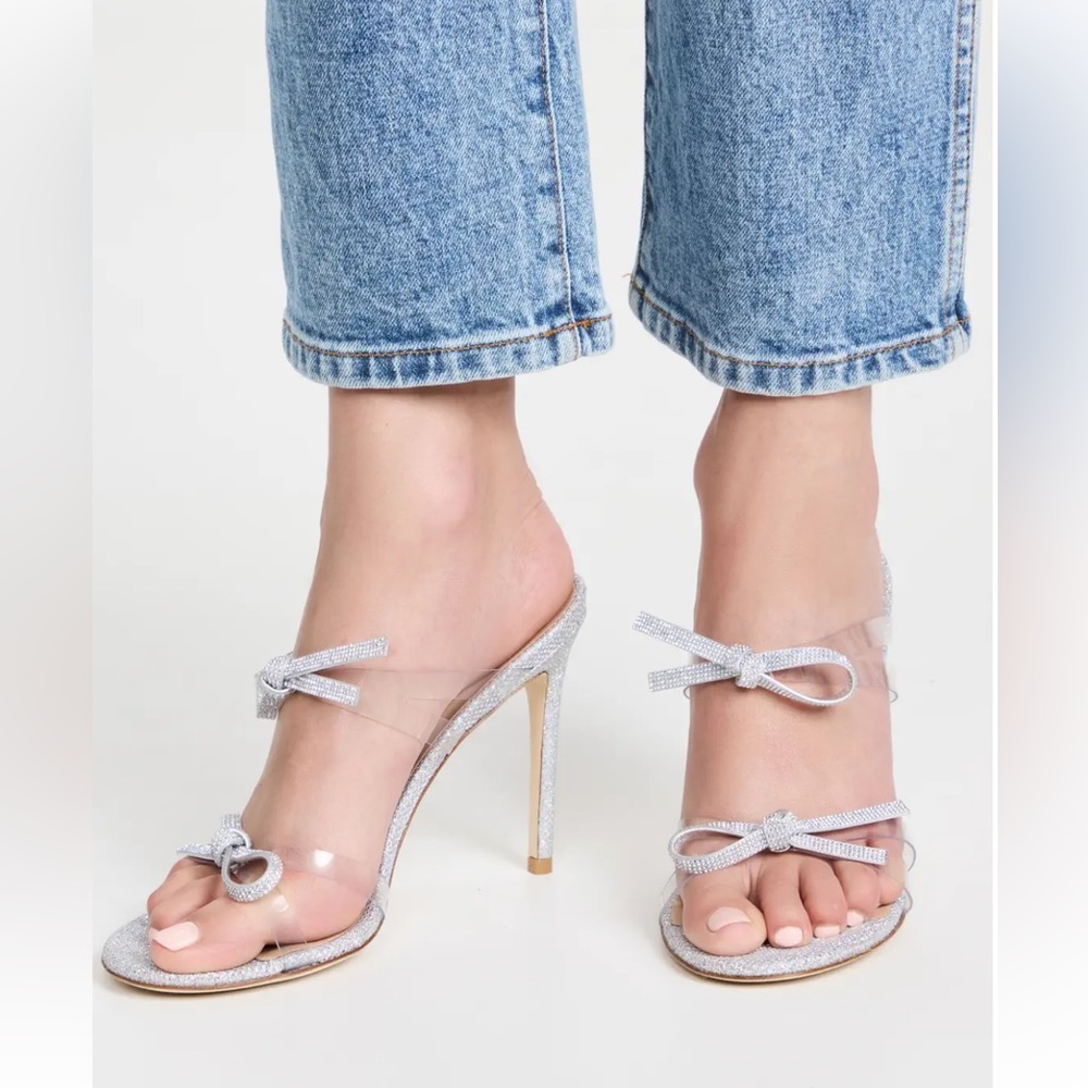 Stuart Weitzman Crystal Bow
Sandals Color: Clear/Crystal4” size 10.5 gently used